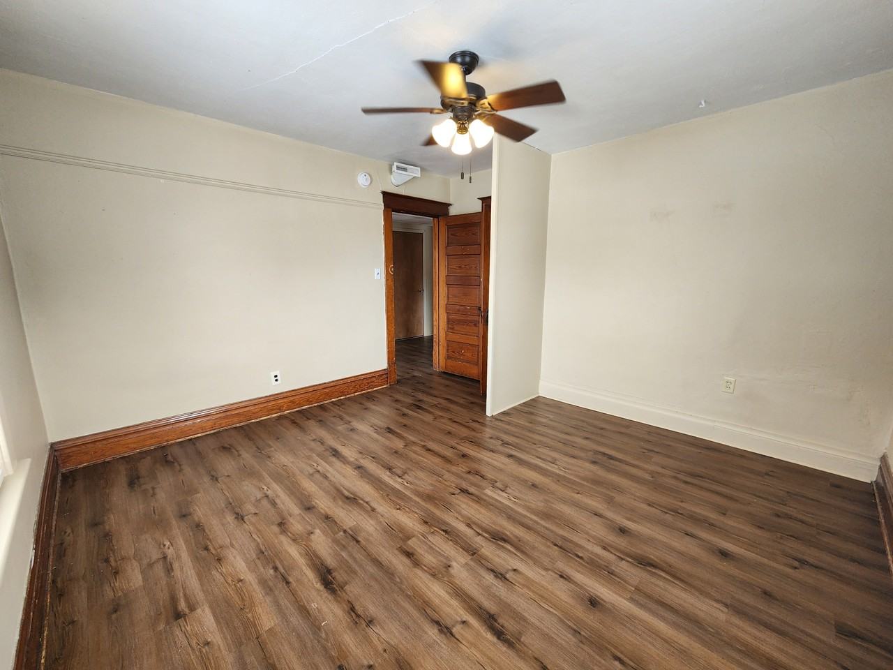 604 1/2 W Seerley Blvd #1 - Photo 7 of 23