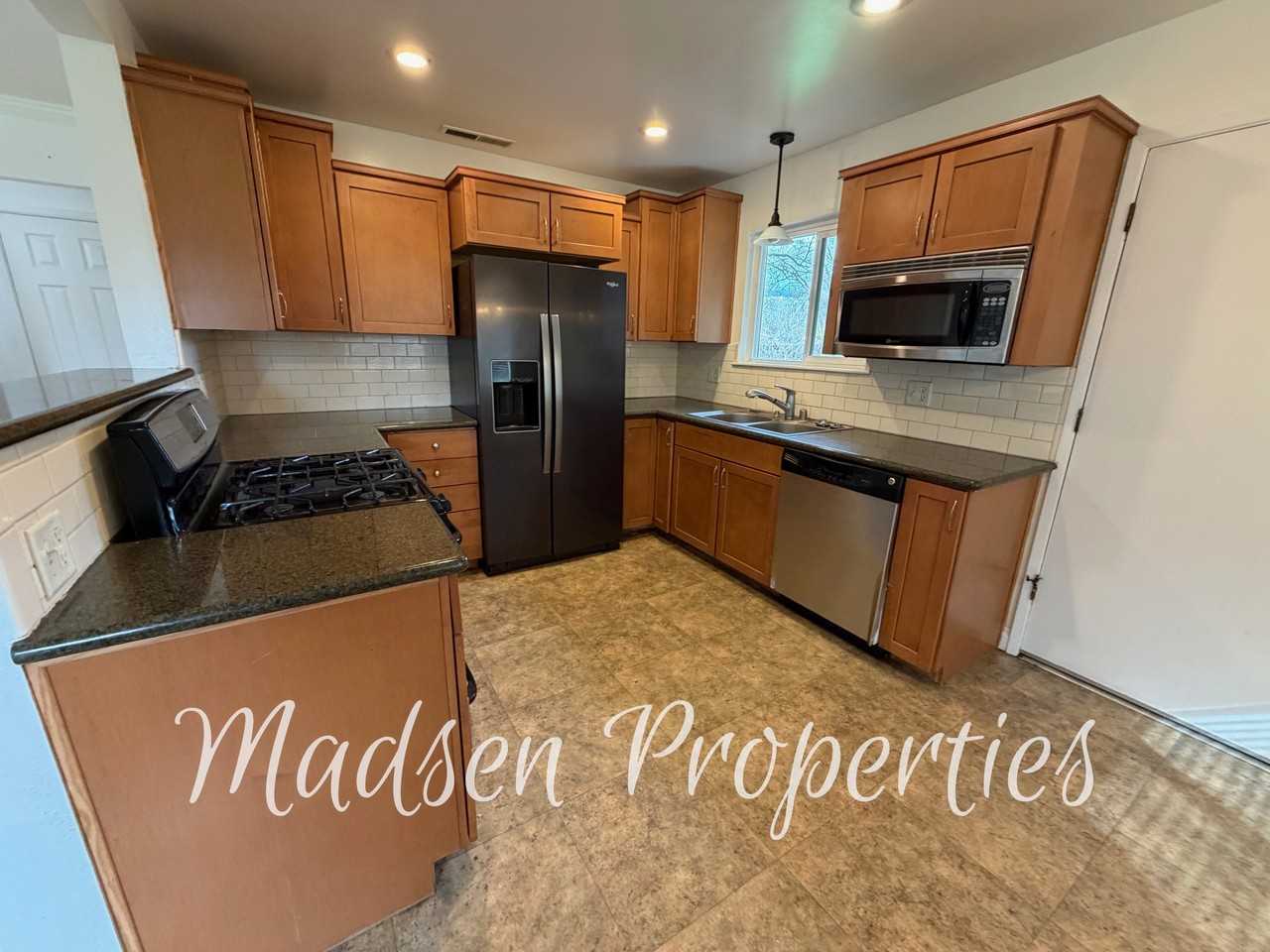 1257 Marian Ave #1 - Photo 7 of 25