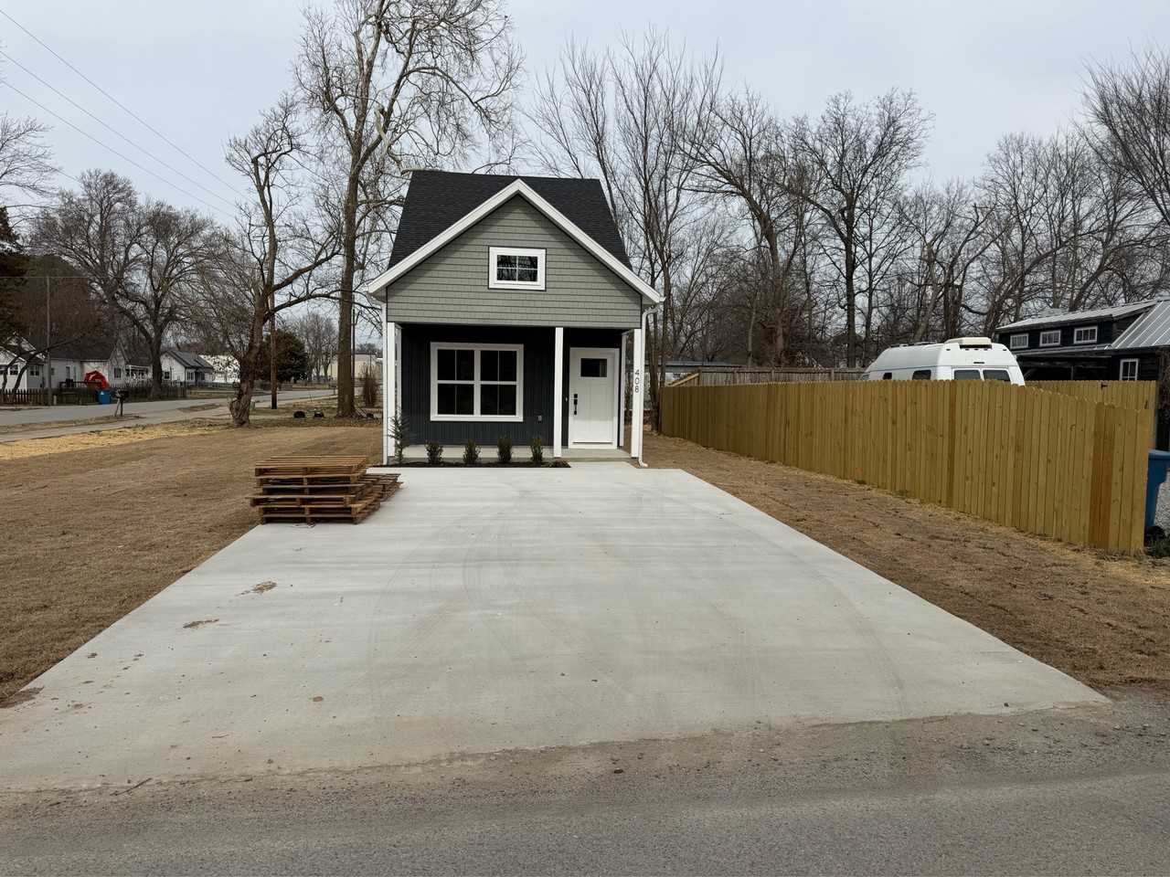 408 2nd Ave Se #1 - Photo 2 of 15