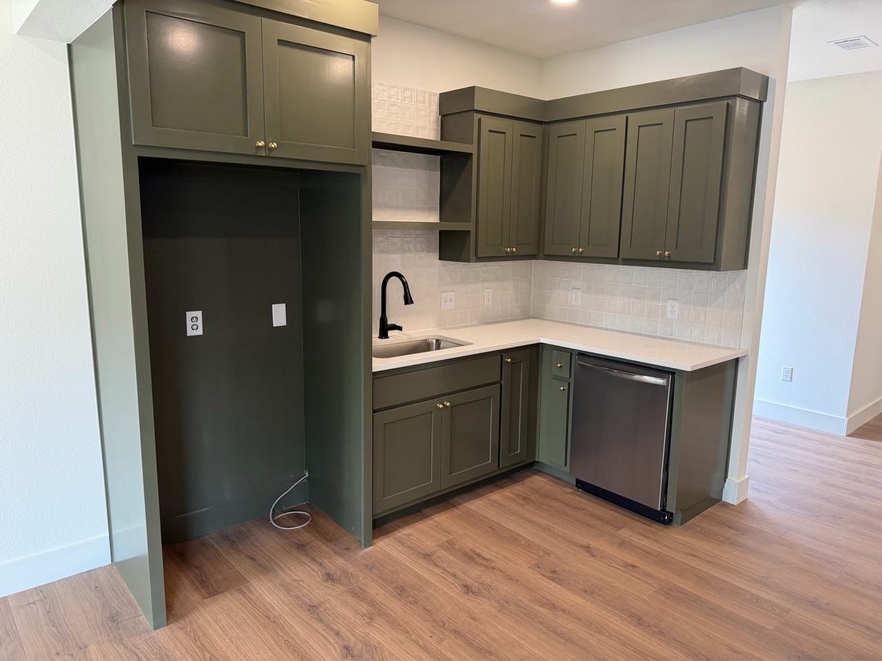 408 2nd Ave Se #1 - Photo 6 of 15