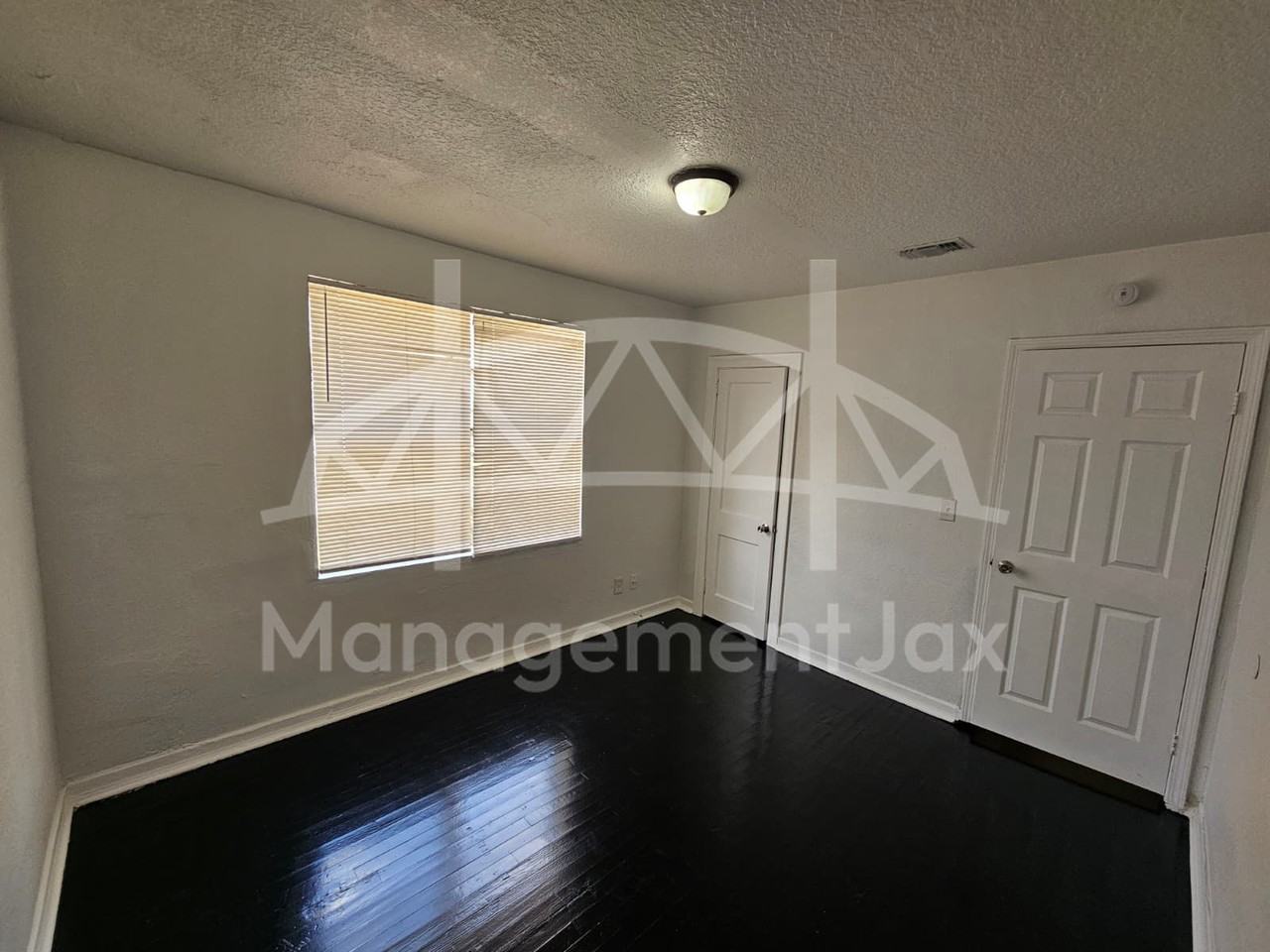 1664 W 15th St #1 - Photo 6 of 11