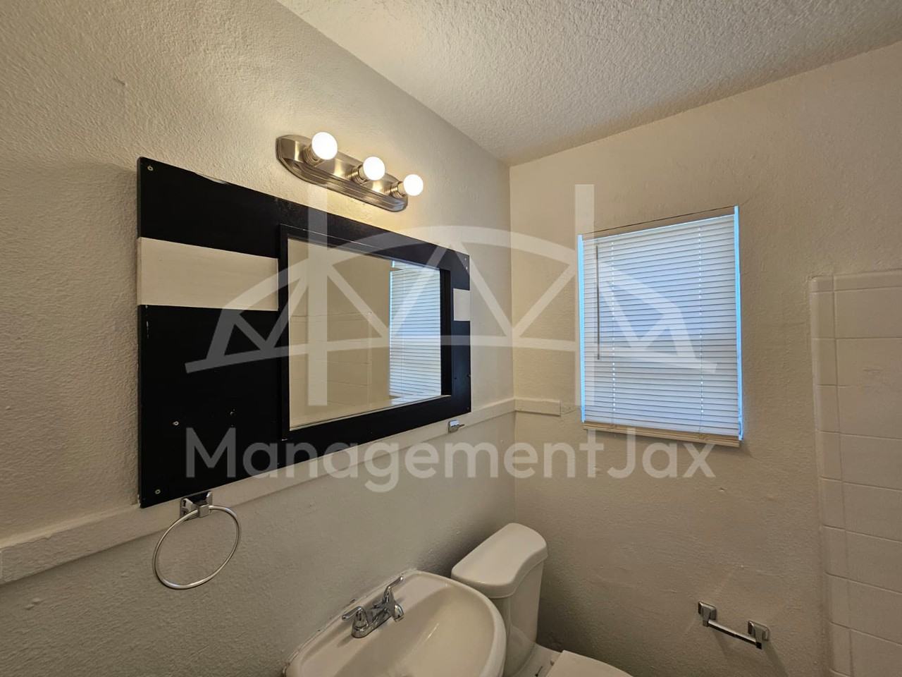 1664 W 15th St #1 - Photo 7 of 11