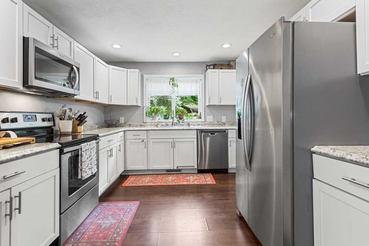 1915 Lynwood Dr #1 - Photo 7 of 41