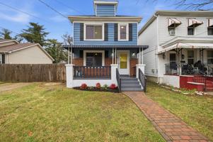 featured image of 829 22nd St #1