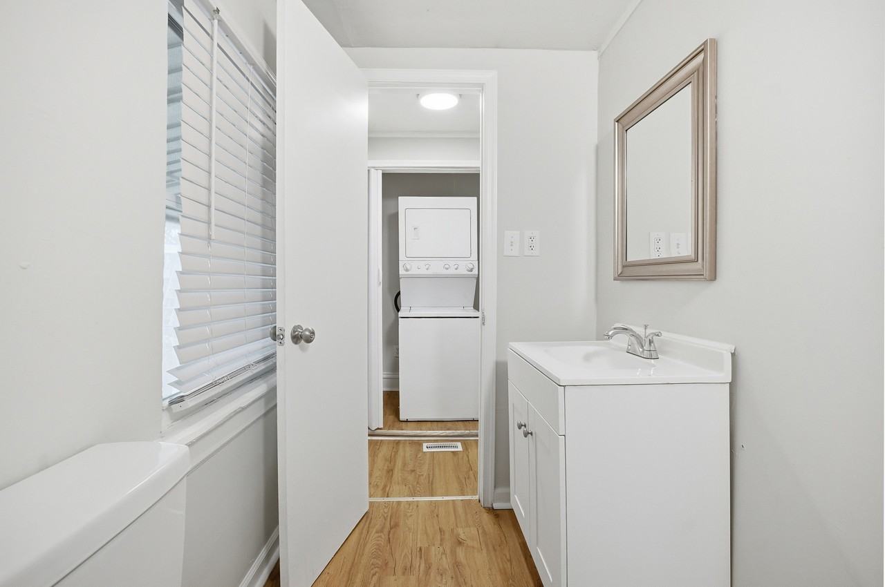 829 22nd St #1 - Photo 7 of 10