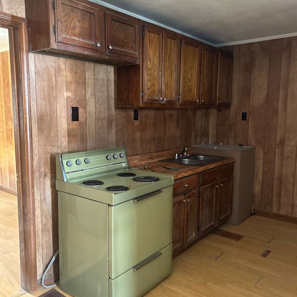 1908 Poplar St #B - Photo 2 of 3