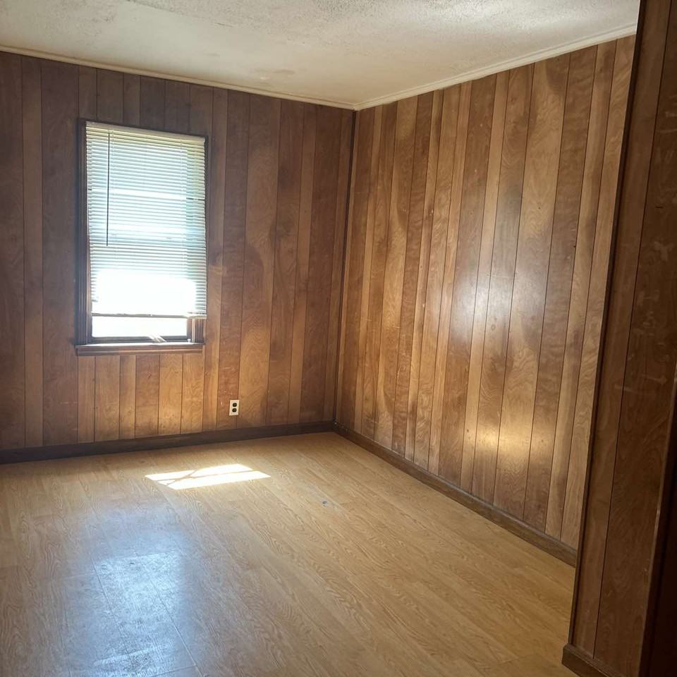 1908 Poplar St #B - Photo 3 of 3