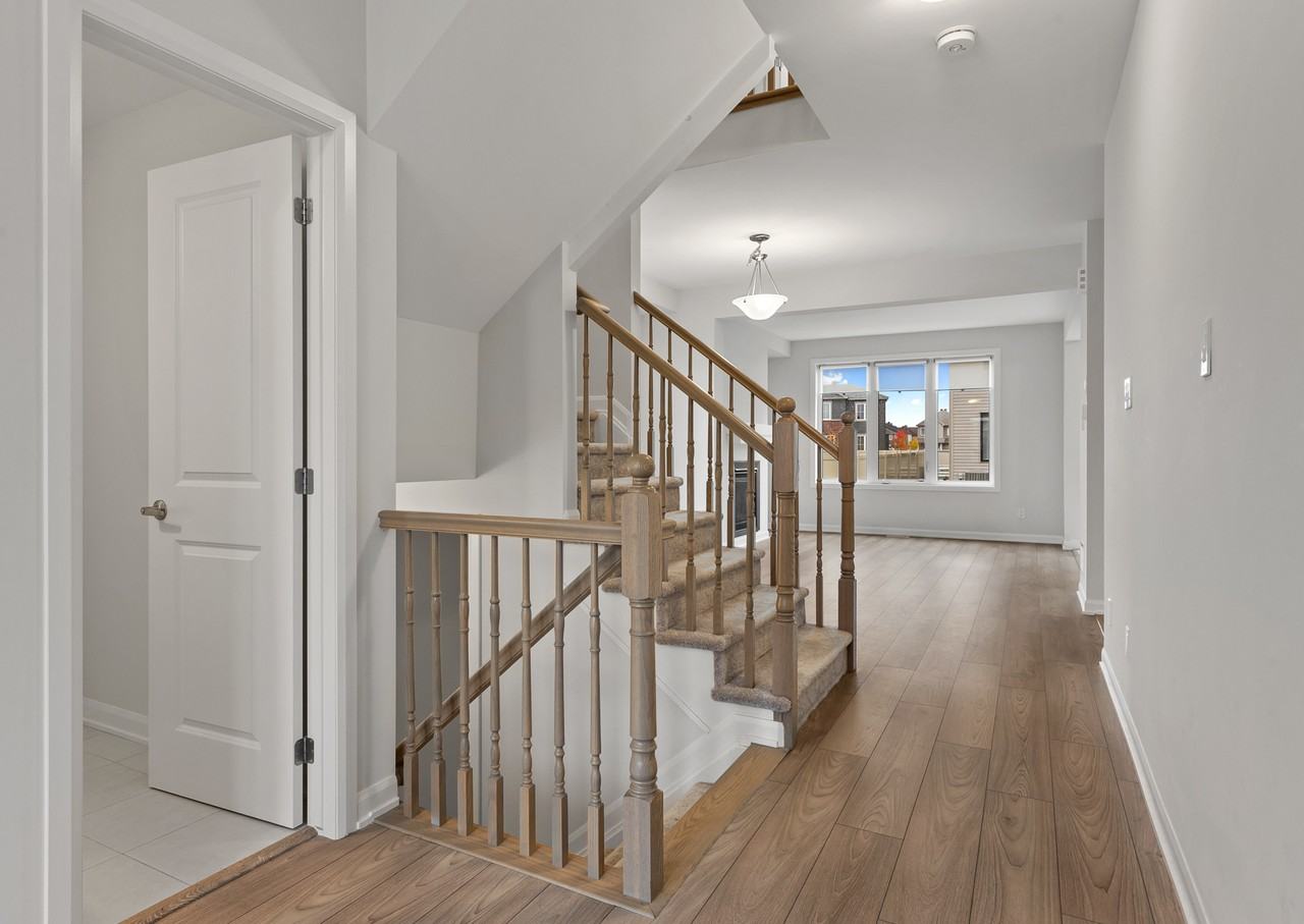 52 Eramosa Crescent - 1 - Photo 5 of 39