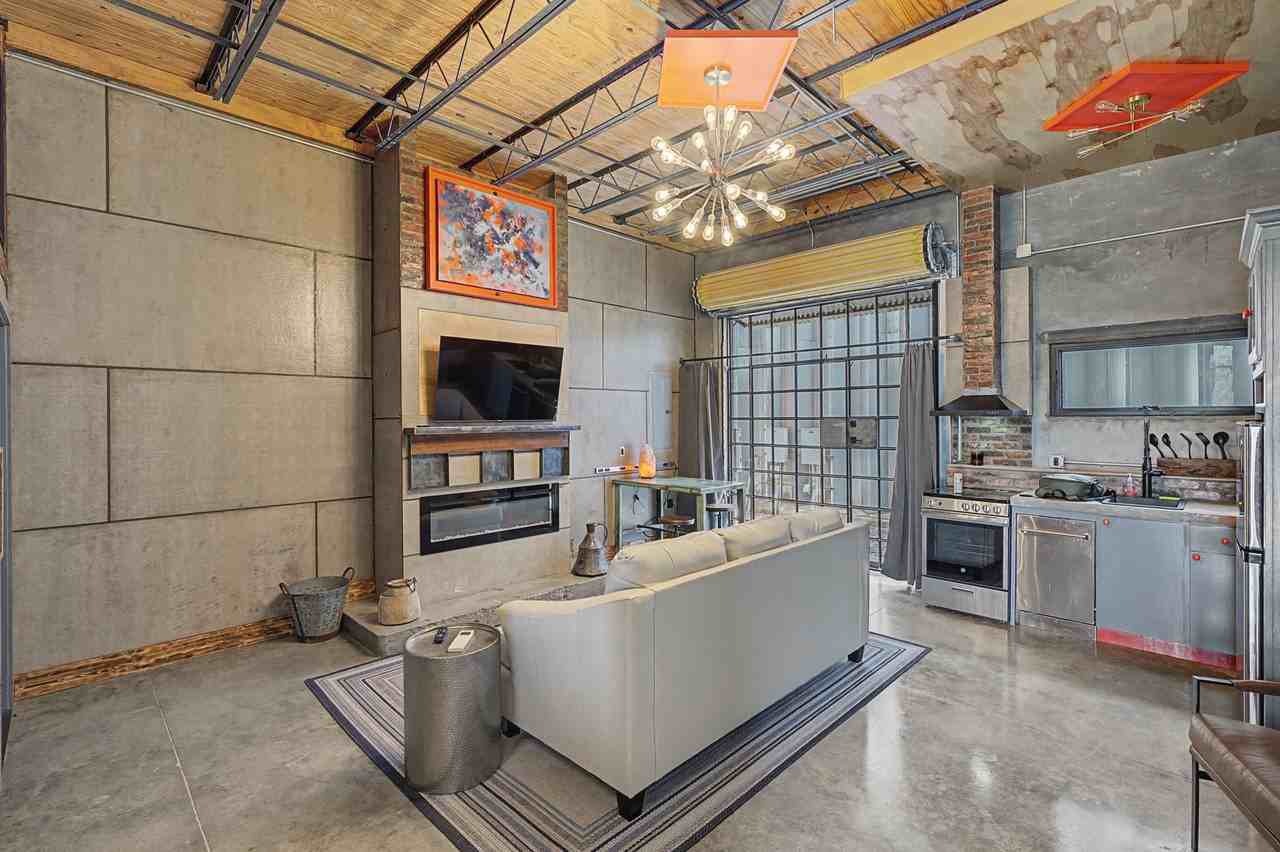 2204 Austin Ave #1 - Photo 5 of 22