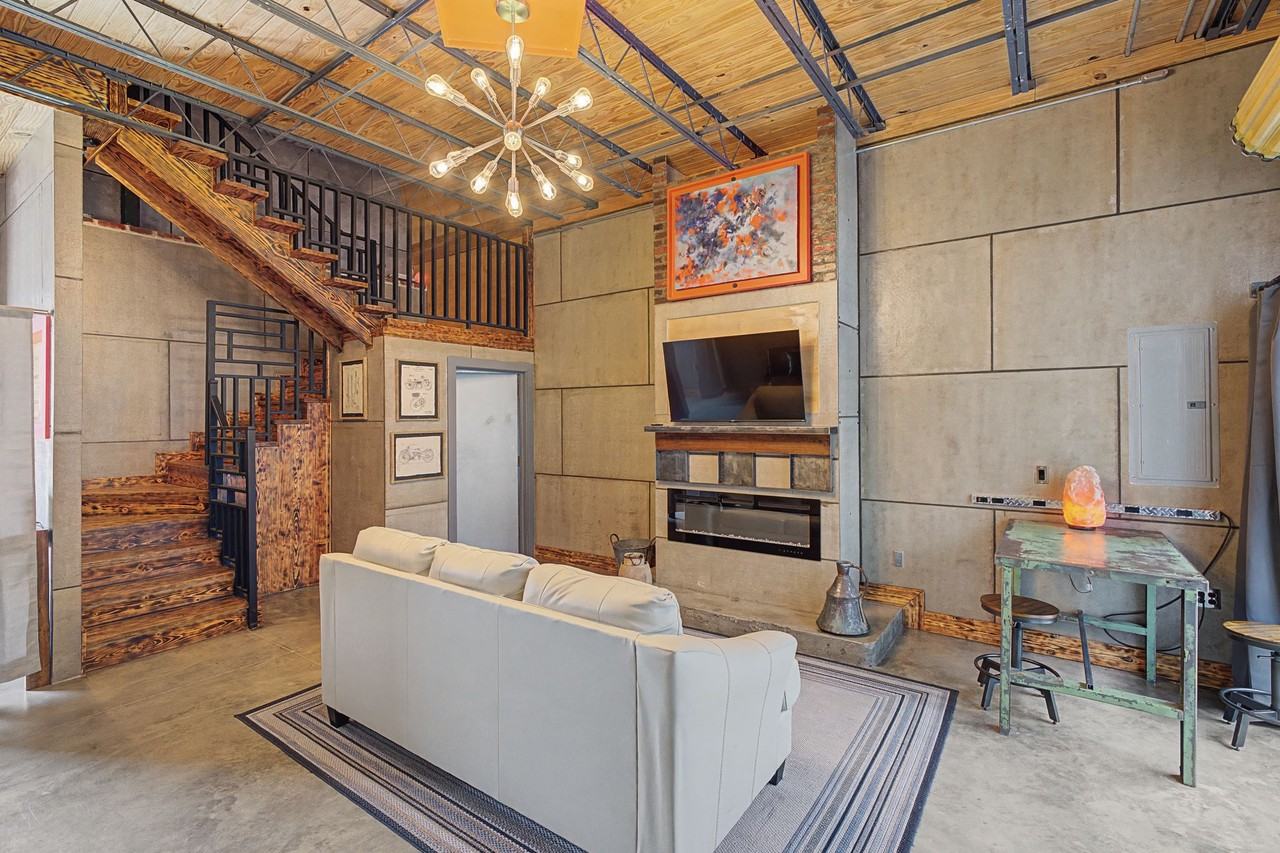 2204 Austin Ave #1 - Photo 6 of 22