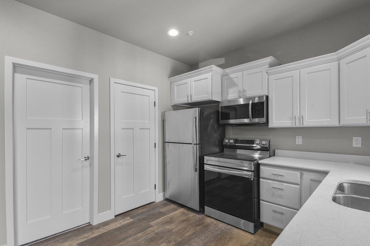 5310 N Union Blvd #201 - Photo 3 of 16