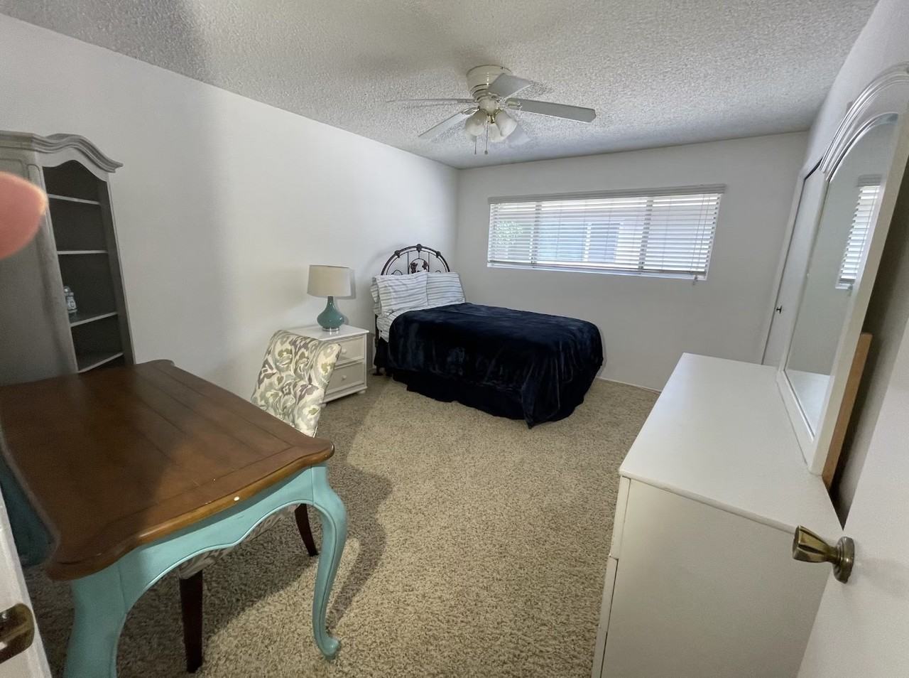 5908 Stockdale Hwy #4 - Photo 6 of 16