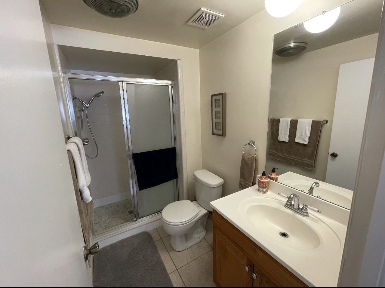 5908 Stockdale Hwy #4 - Photo 7 of 16