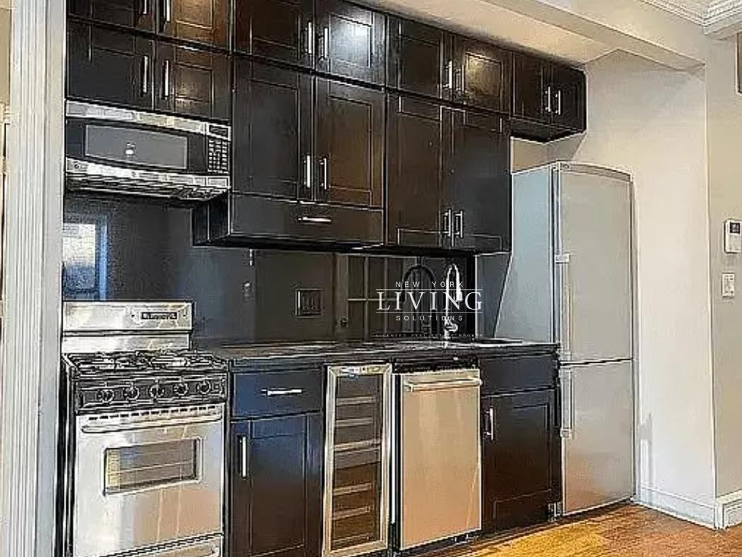 Stanton St #4B1 - Photo 2 of 5