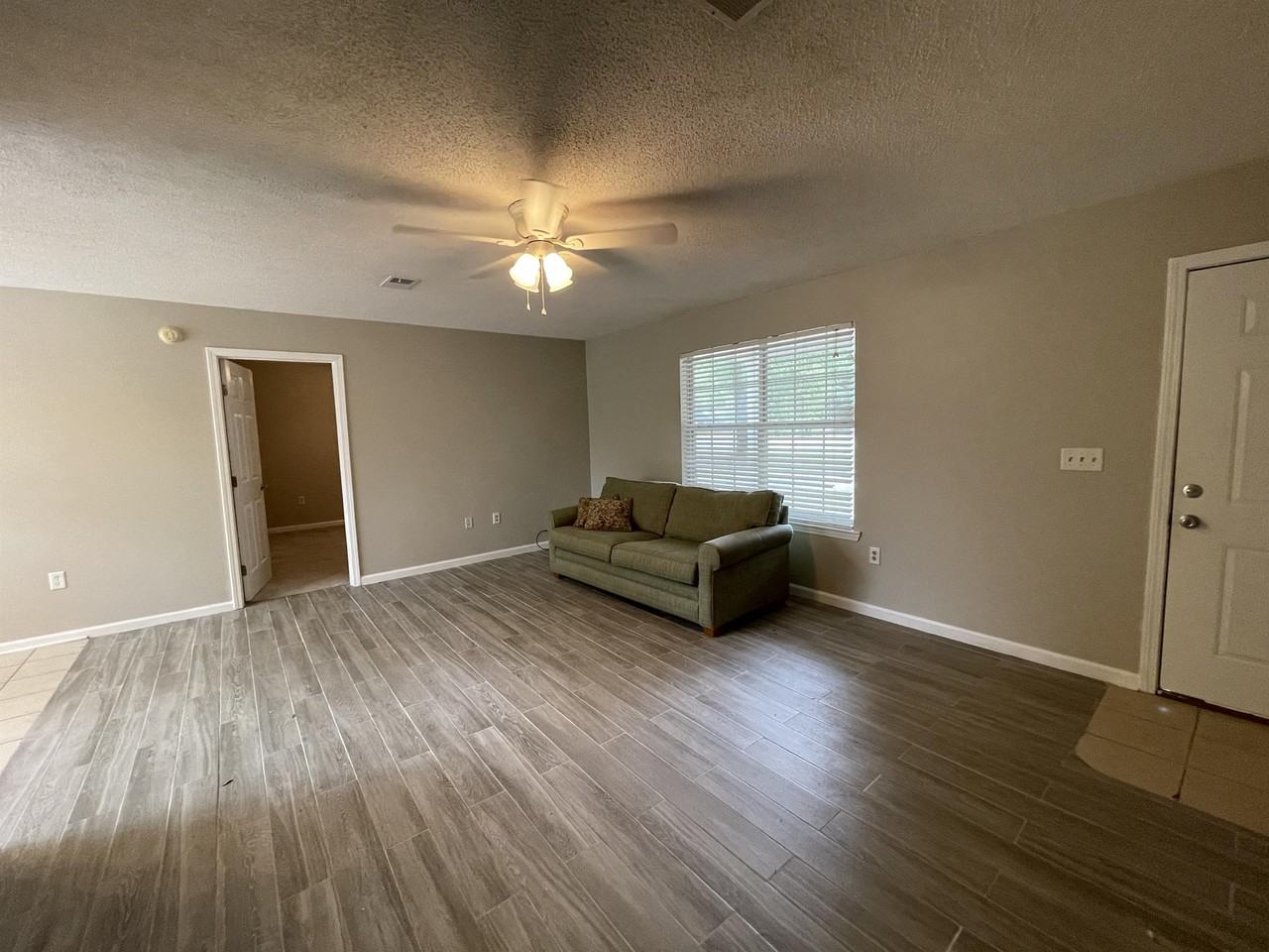 487 Woodlawn Rd #1 - Photo 3 of 16