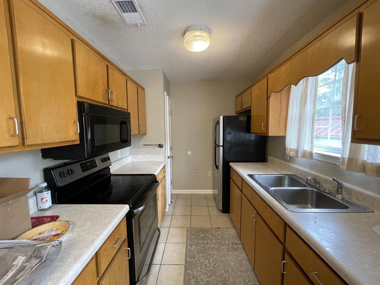 487 Woodlawn Rd #1 - Photo 5 of 16