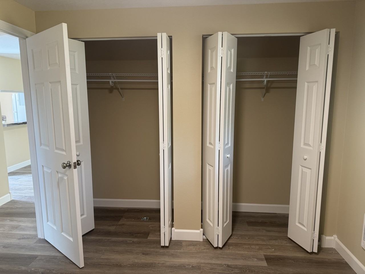 2377 Carolyn Ct #2R1 - Photo 7 of 10