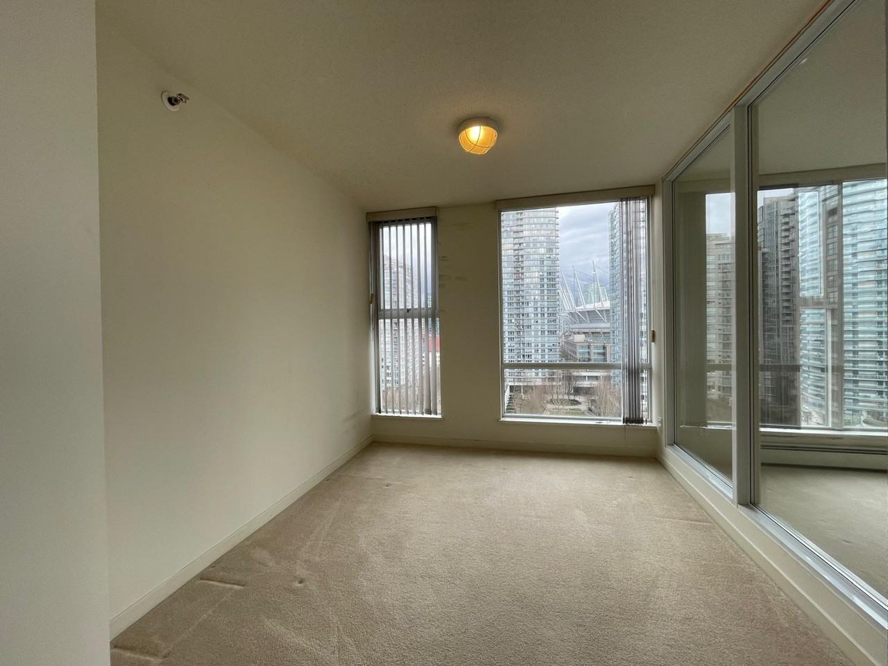 1009 Landmark 33 #1508 - Photo 4 of 10