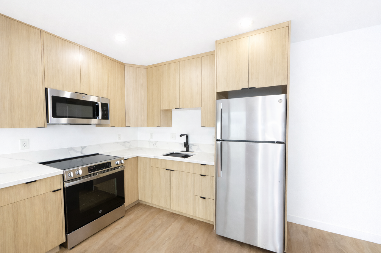 12527 Cranbrook Ave #7