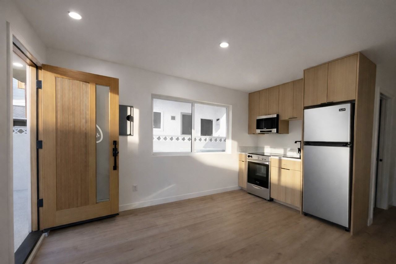 12527 Cranbrook Ave #5