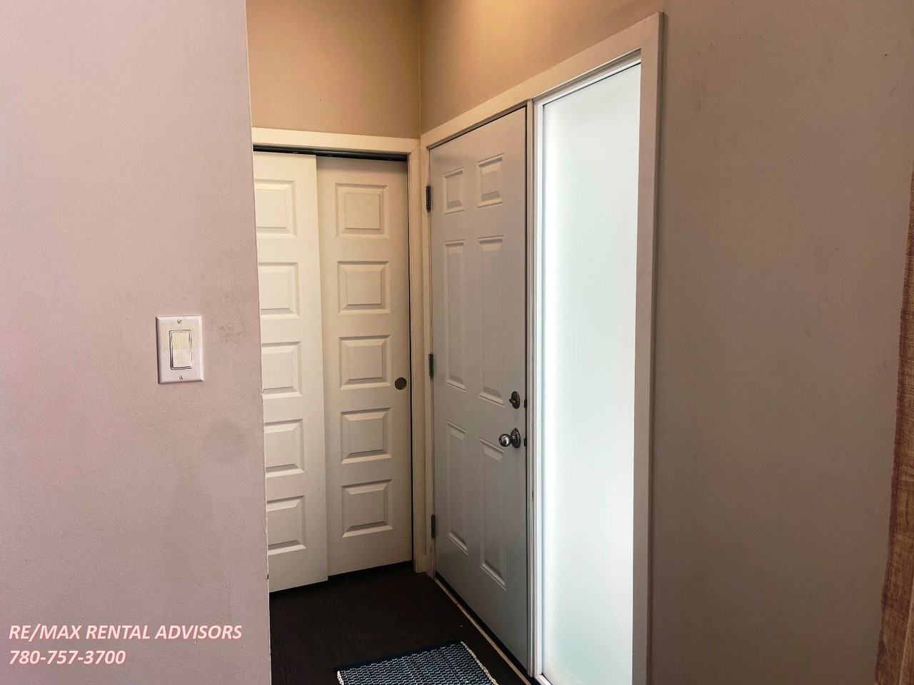 UPPER 8125 83 Avenue Northwest - Photo 2 of 16