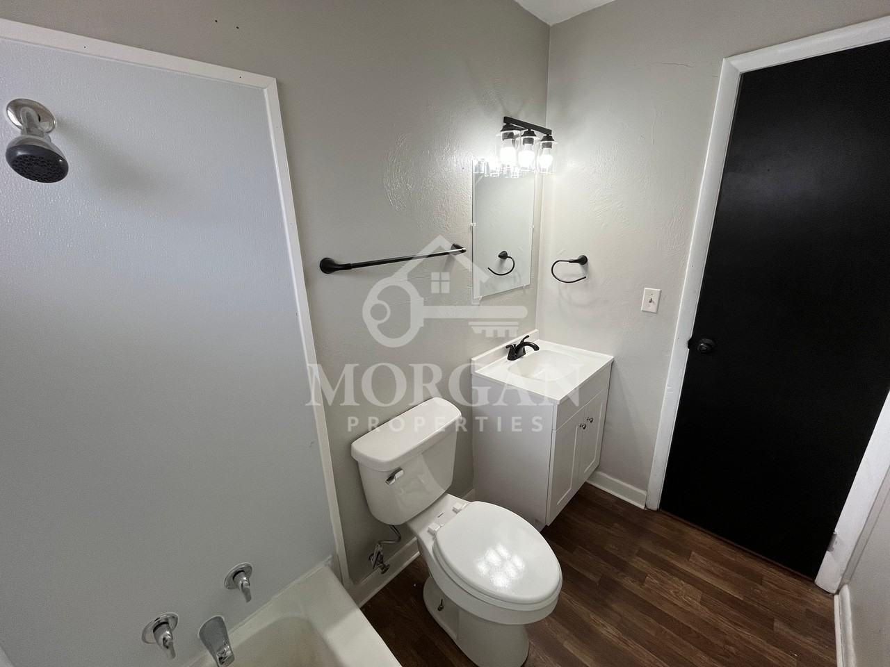 2714 Fairview St #1 - Photo 4 of 7