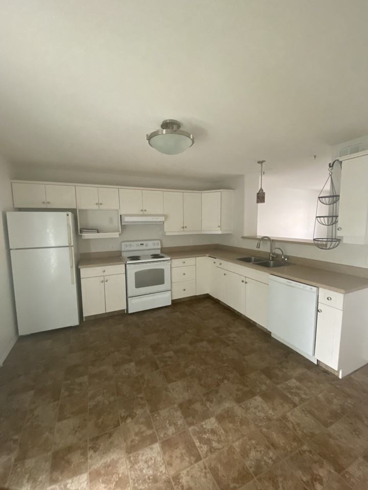 2163 Toronto St #1 - Photo 5 of 17