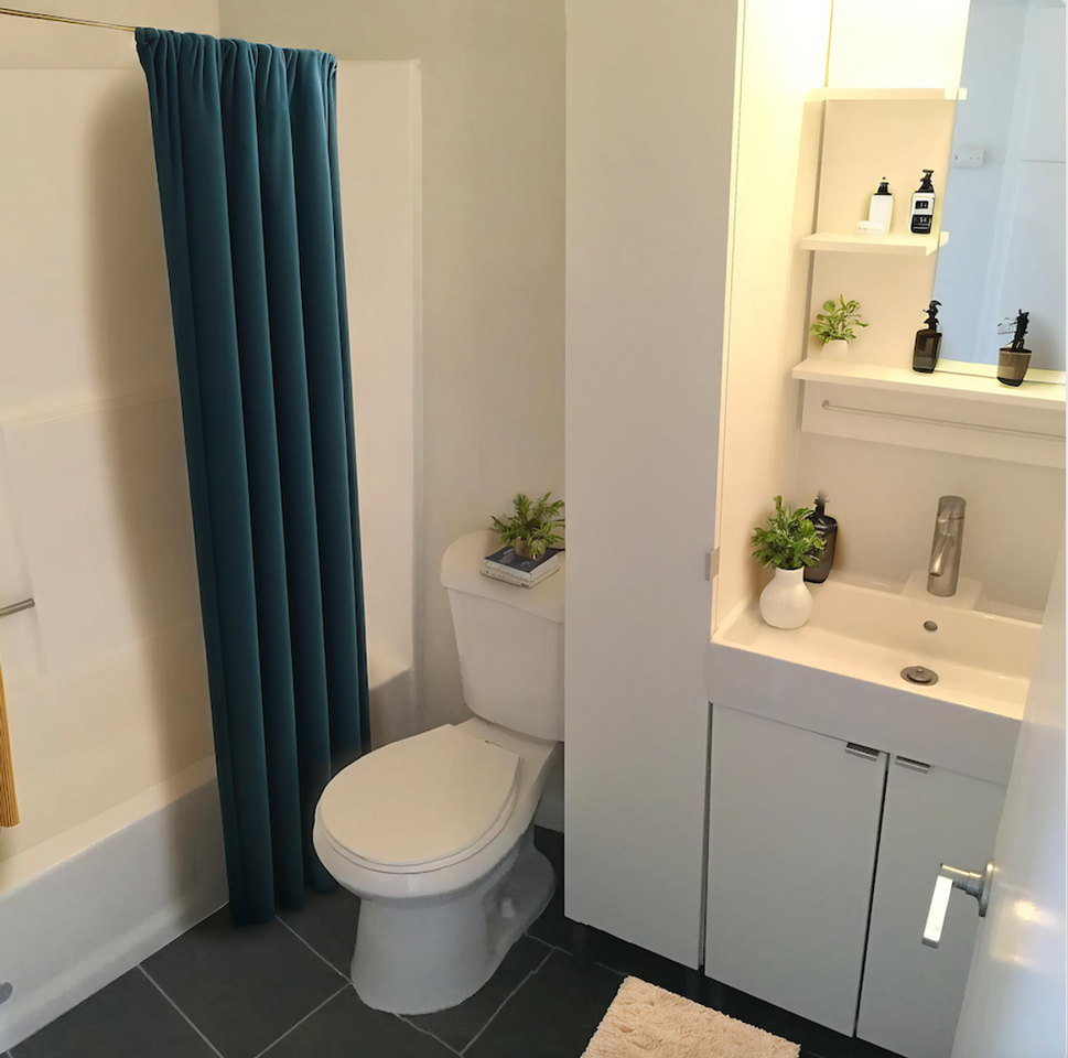 Modern Comfort in the Heart of Highland Park at 260 S Avenue 55 - Photo 4 of 6