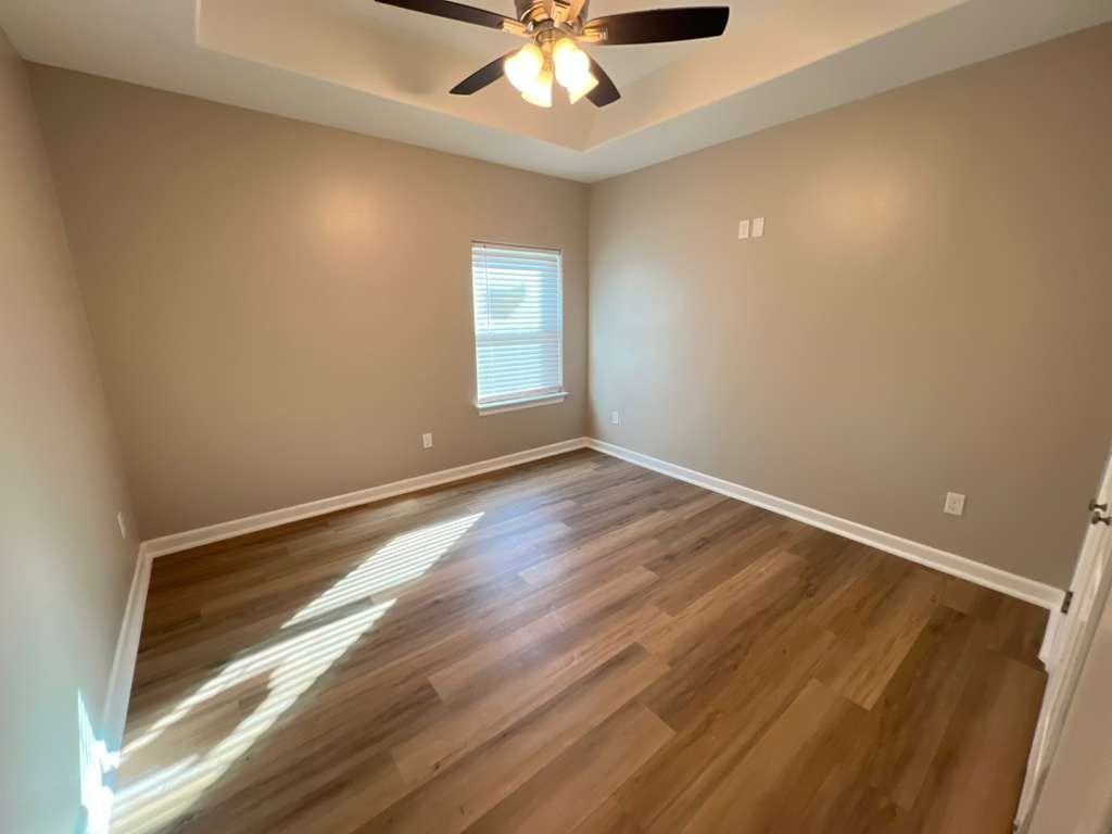 5511 N 36th Ln #1 - Photo 5 of 11
