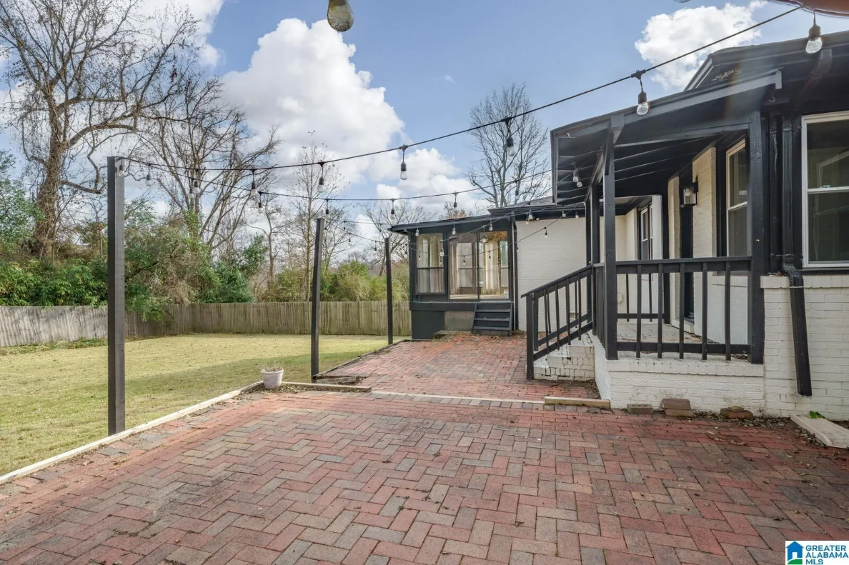 2209 Pine Ln #1 - Photo 4 of 50