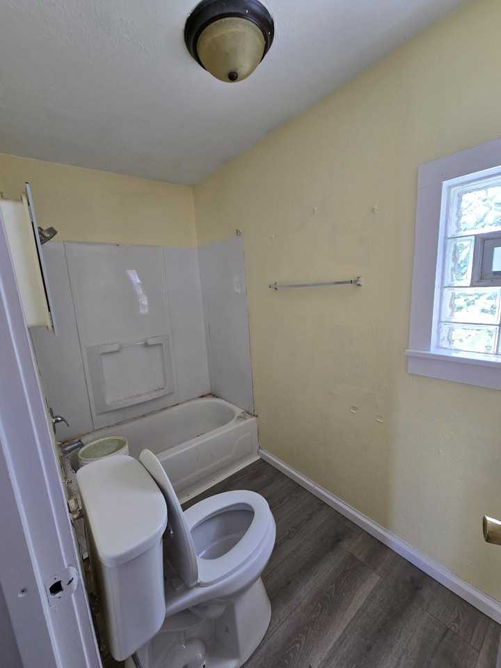 2741 N 25th St #1 - Photo 4 of 8