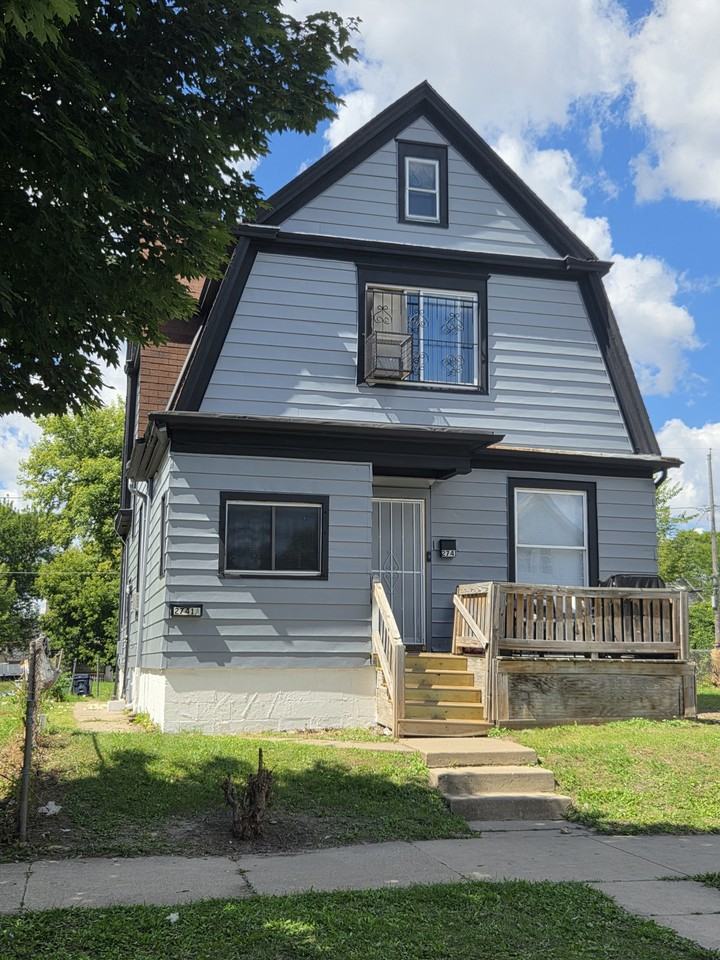 2741 N 25th St #1 - Photo 7 of 8