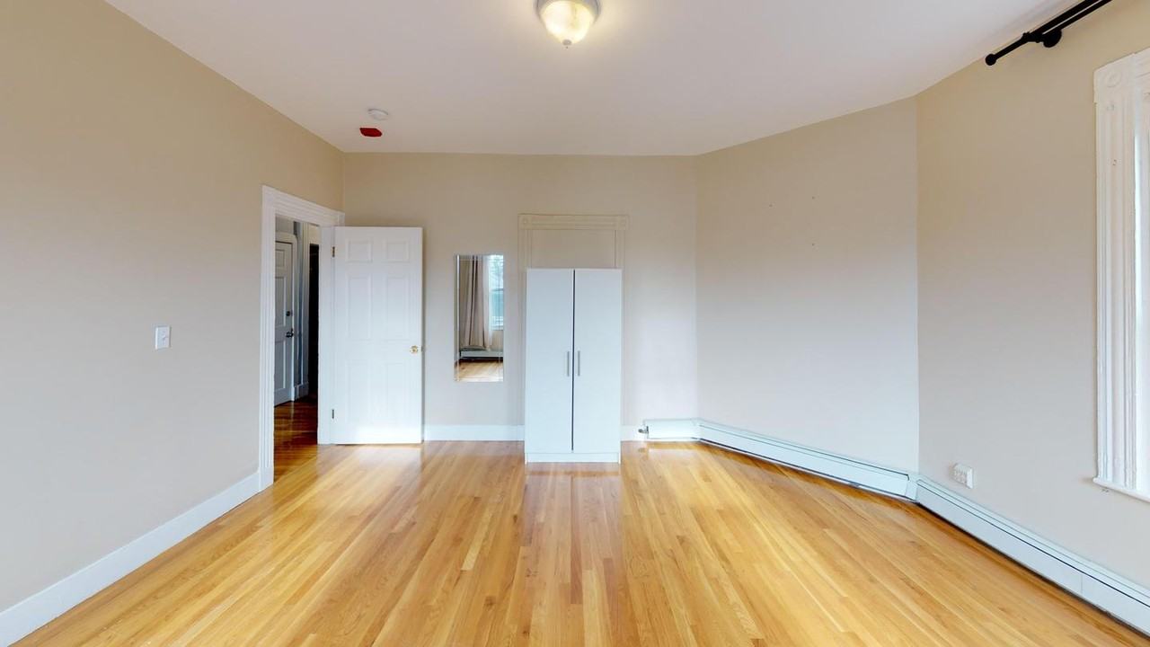 Bright East Cambridge home near Lechmere Station - Photo 6 of 14