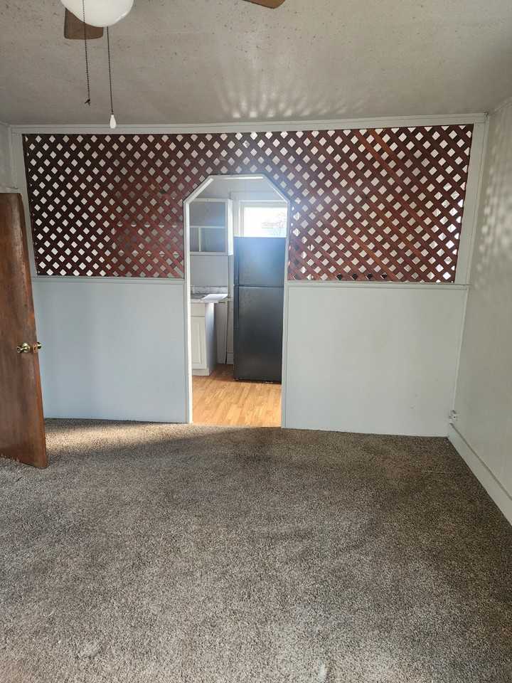 111 1/2 W Locust Ave #1 - Photo 2 of 8