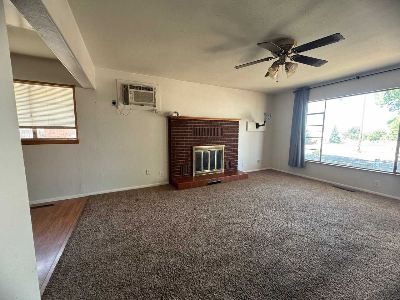 251 W Shepard St #1 - Photo 3 of 6