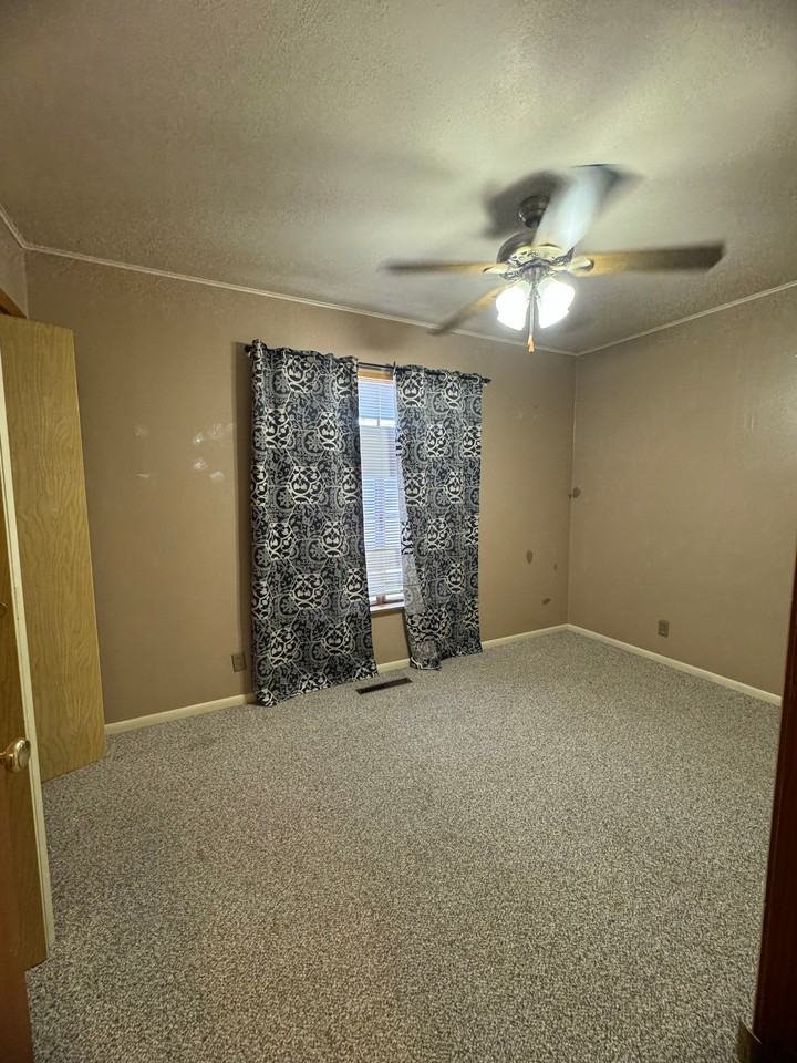 251 W Shepard St #1 - Photo 5 of 6