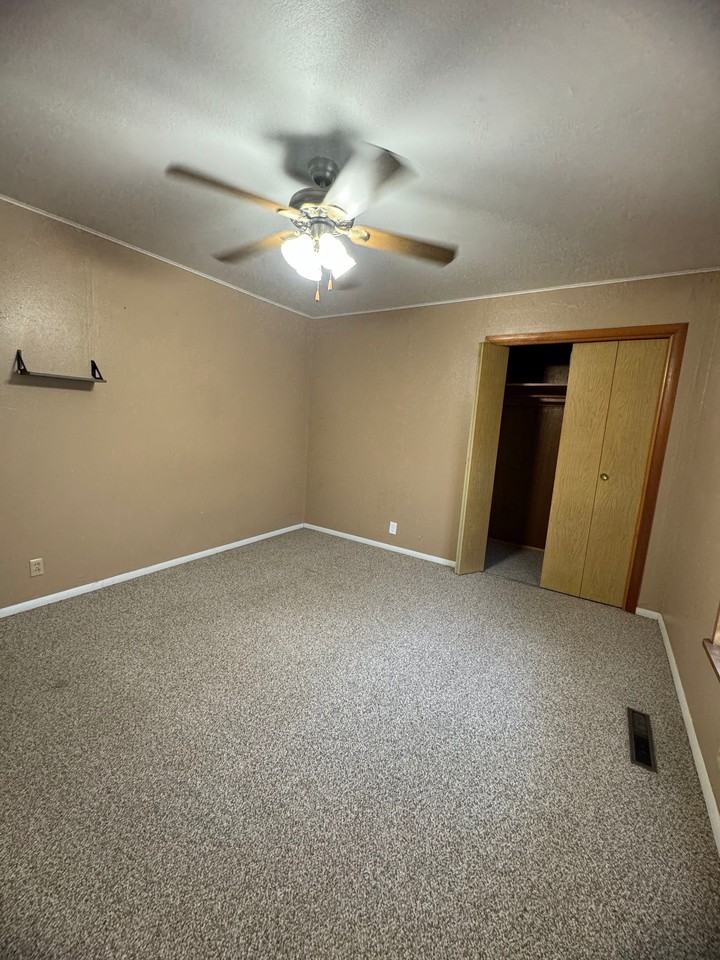 251 W Shepard St #1 - Photo 6 of 6