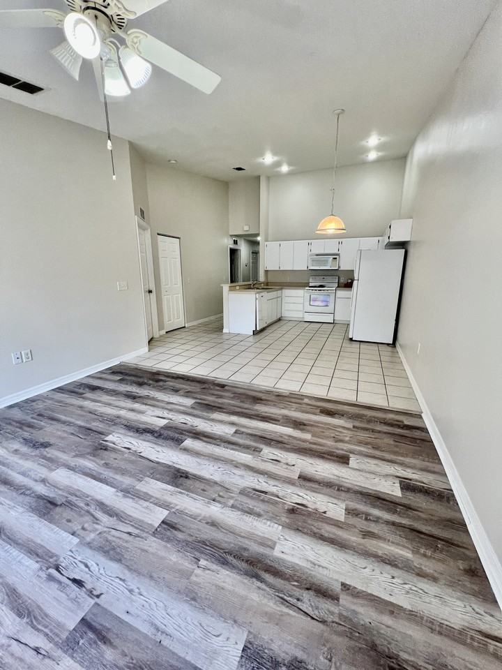 37228 Grassy Hill Ln #1 - Photo 4 of 11