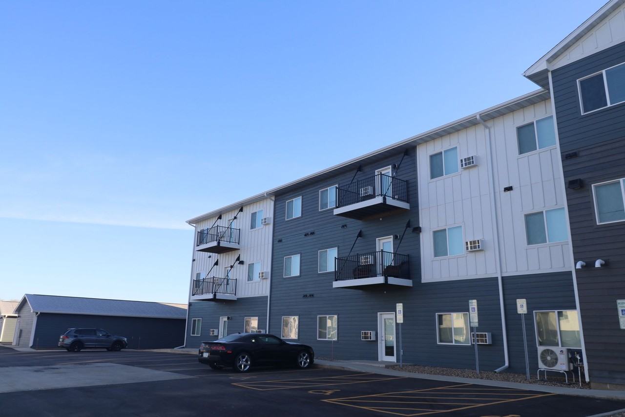 Overlook Apartments - Photo 3 of 42