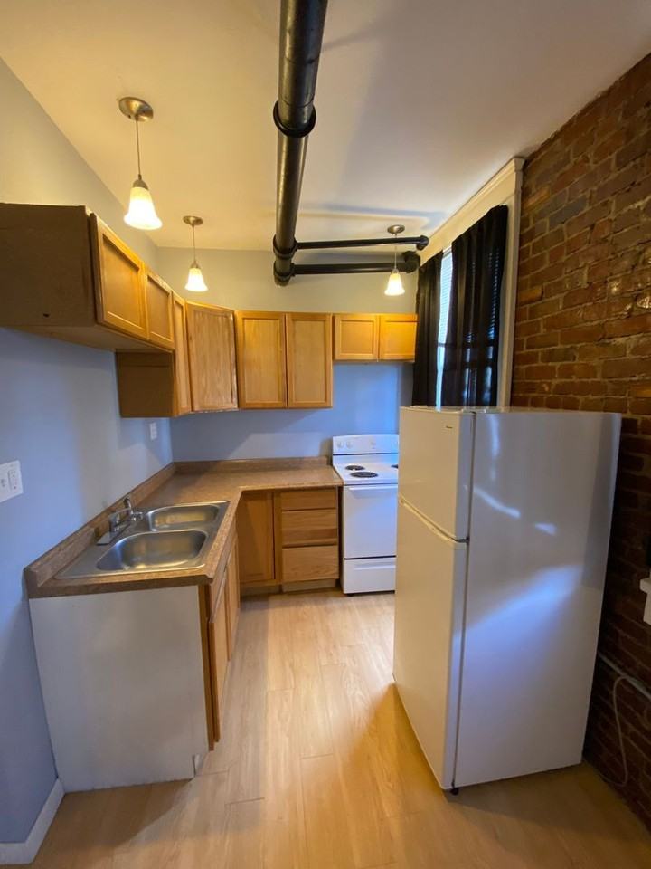 202 202 E Jefferson - 202 E Jefferson St #103 - Photo 2 of 8