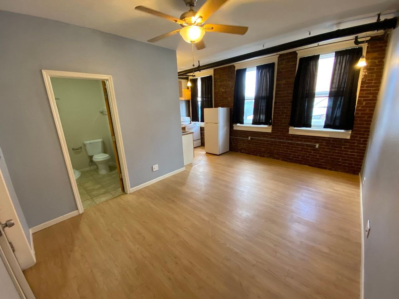 202 202 E Jefferson - 202 E Jefferson St #103 - Photo 7 of 8