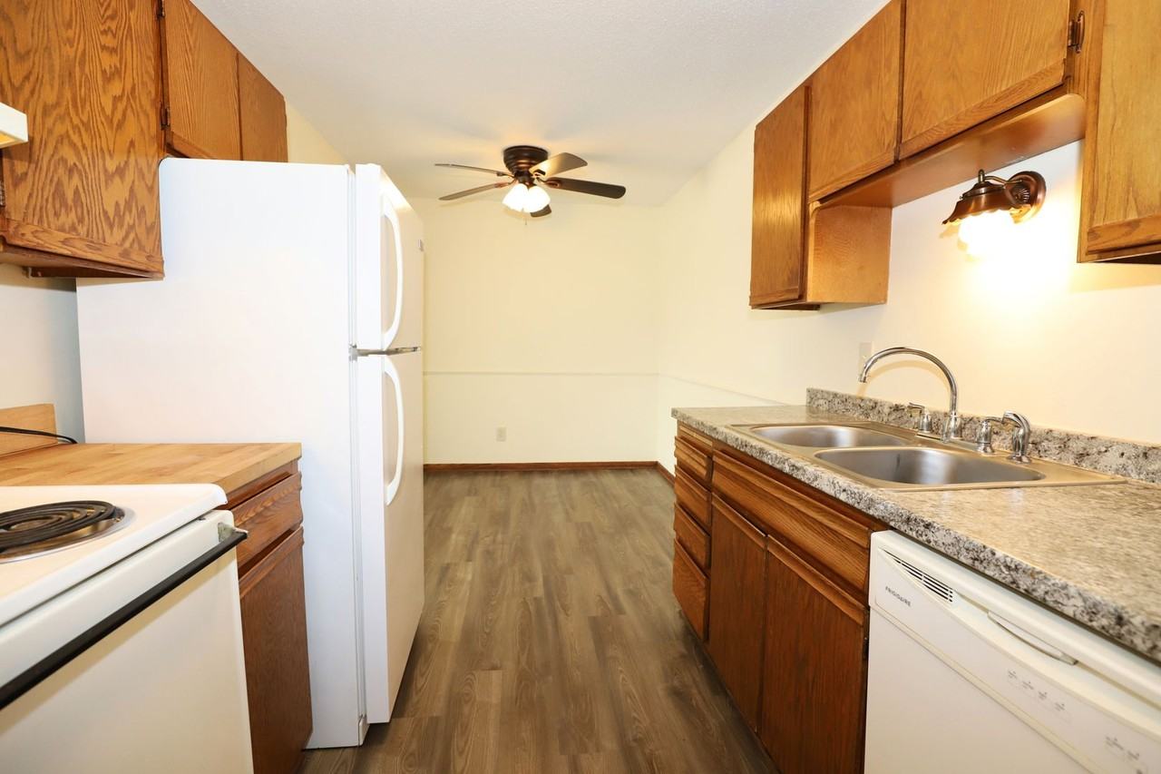 Regency Apartments - Photo 4 of 18
