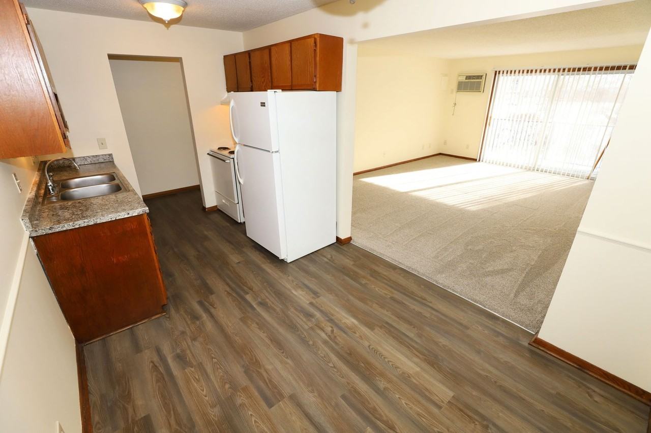 Regency Apartments - Photo 6 of 18