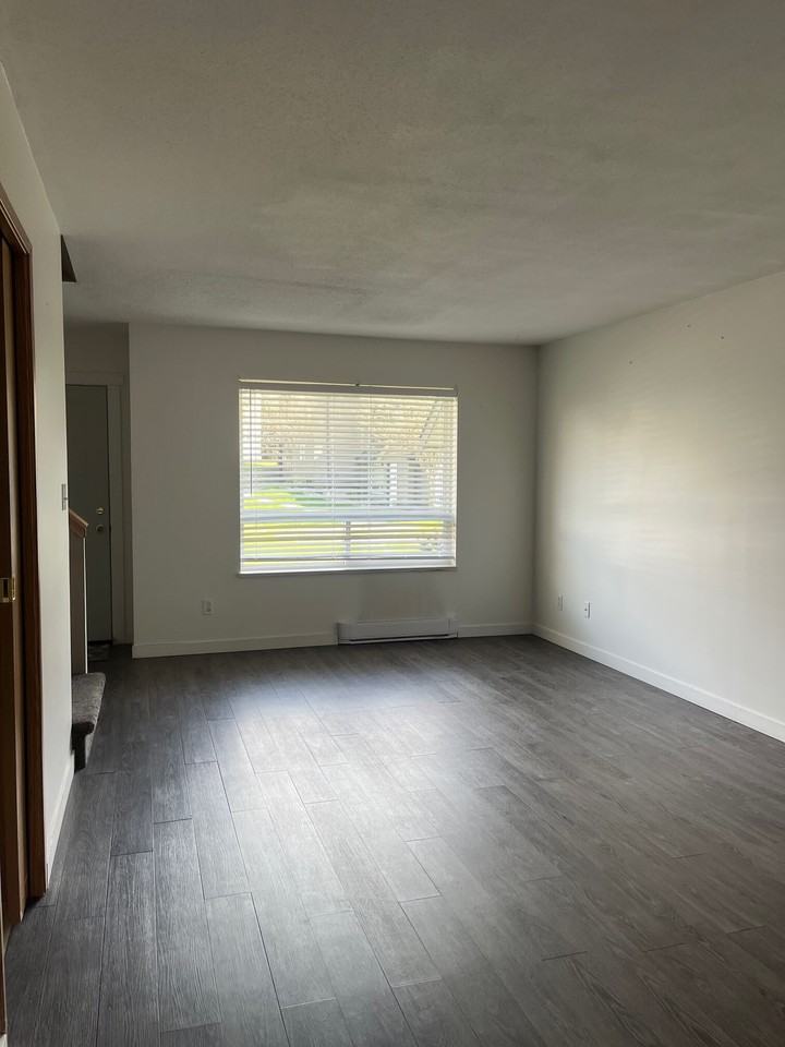 555 - 555 Rockland Road #1 - Photo 2 of 10