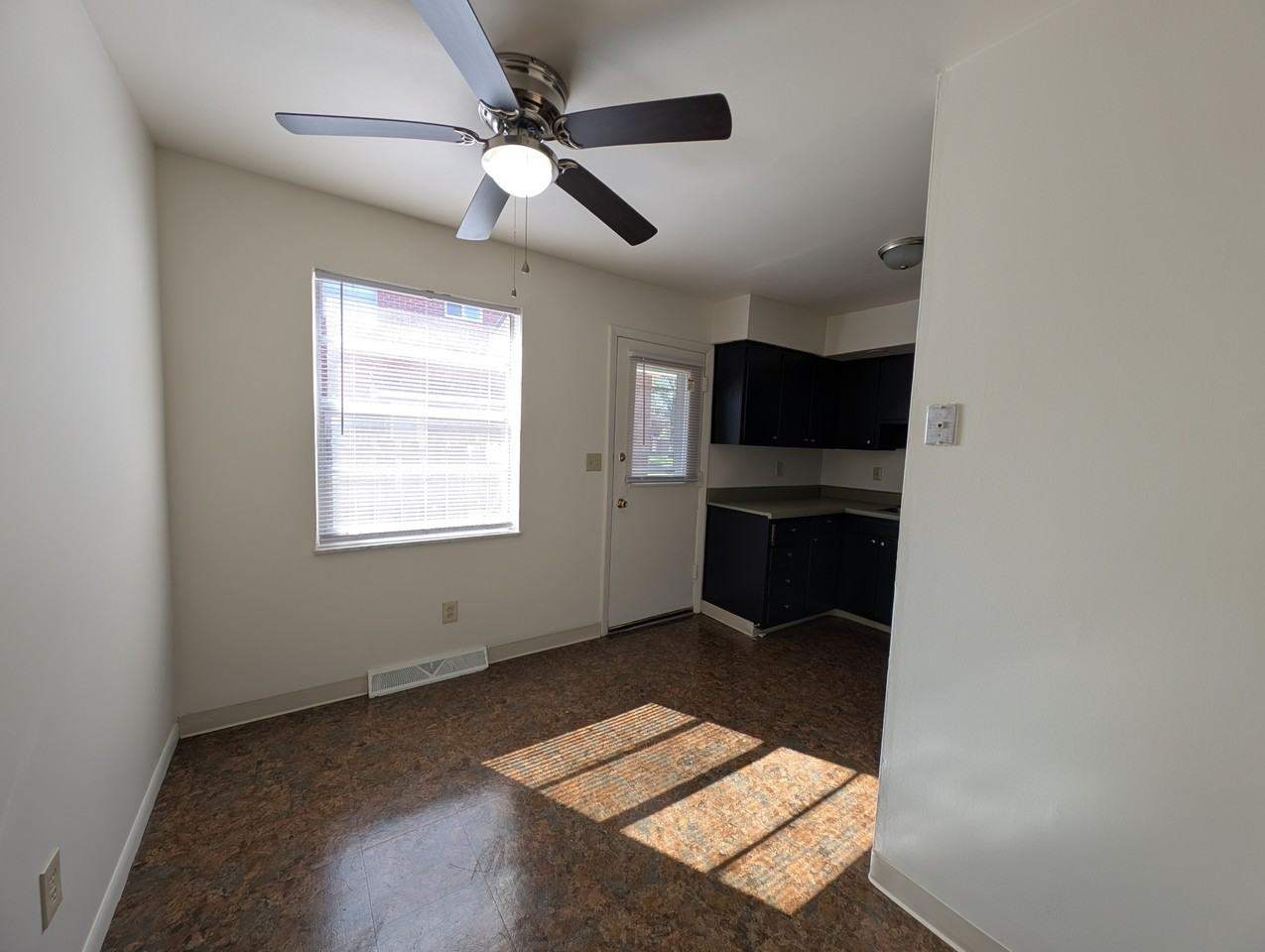 1194B Kelburn Rd #1194B - Photo 4 of 18