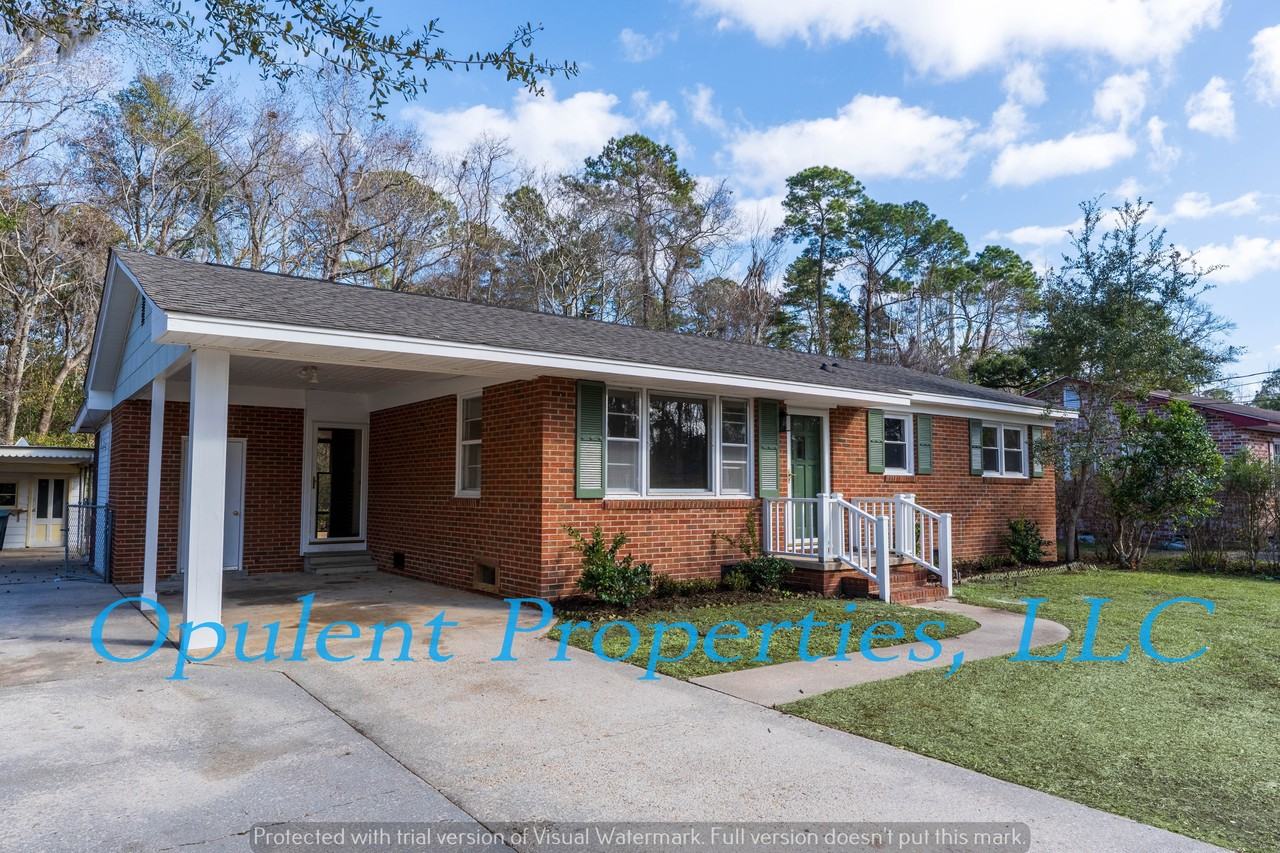 834 Savage Rd #1 - Photo 2 of 32