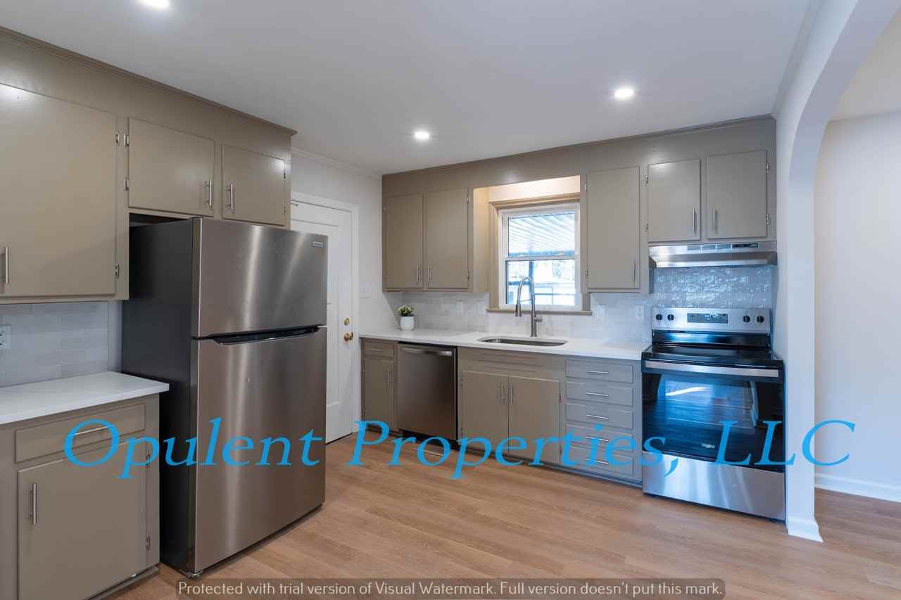 834 Savage Rd #1 - Photo 3 of 32