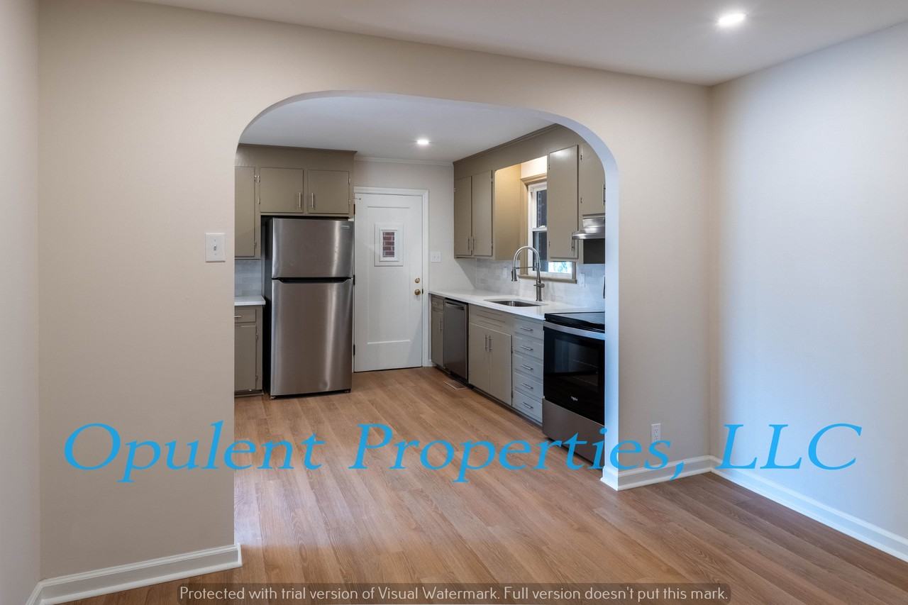 834 Savage Rd #1 - Photo 4 of 32