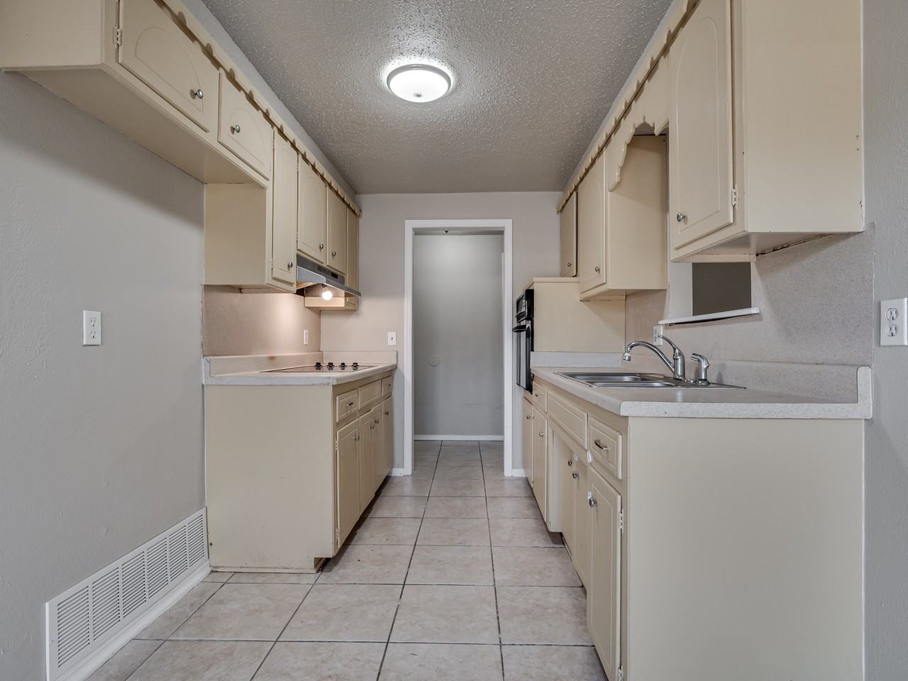 1525 Mcgregor Dr #1 - Photo 2 of 10