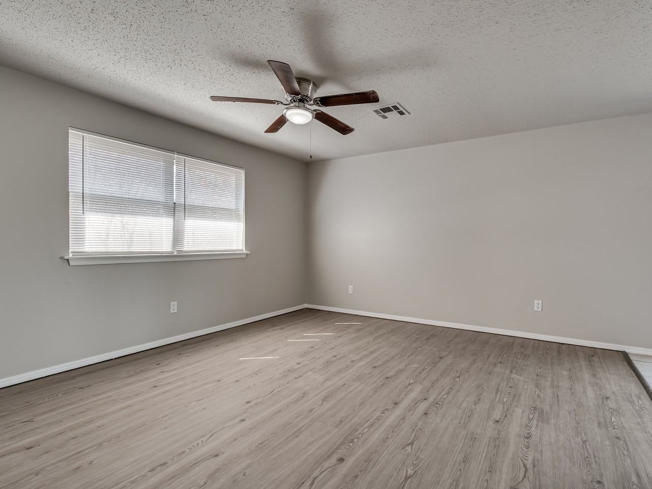 1525 Mcgregor Dr #1 - Photo 6 of 10
